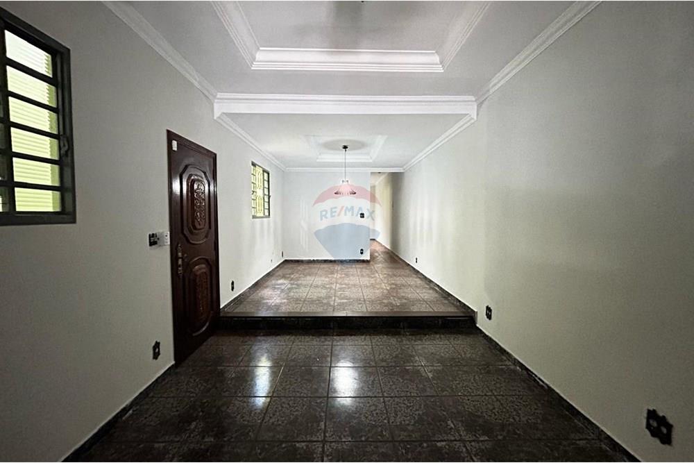 Casa, 3 quartos, 193 m² - Foto 2