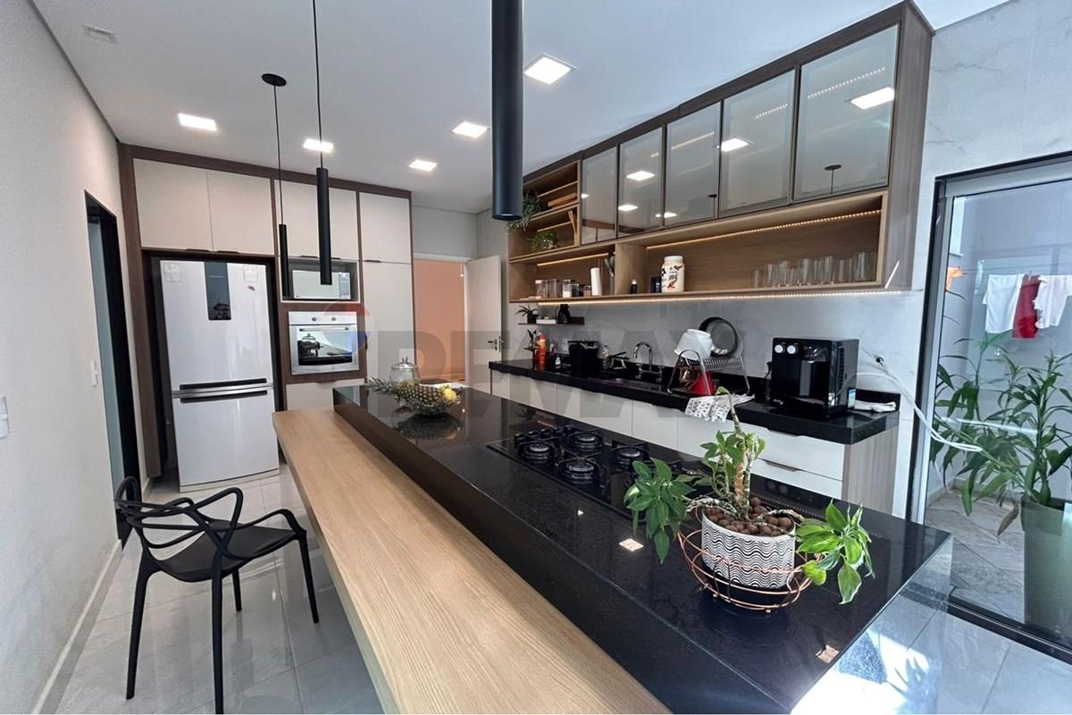 Casa, 3 quartos, 263 m² - Foto 4