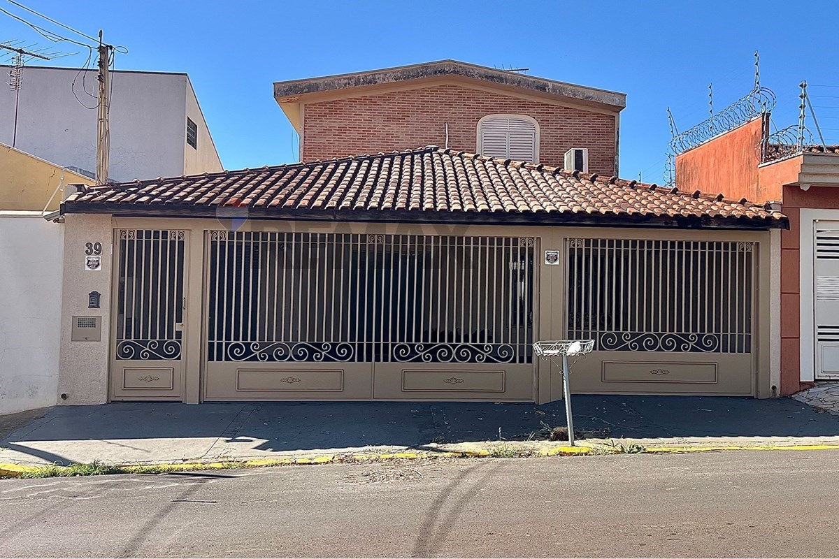 Casa, 3 quartos, 344 m² - Foto 1