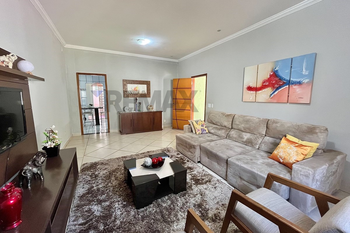 Casa, 3 quartos, 188 m² - Foto 1