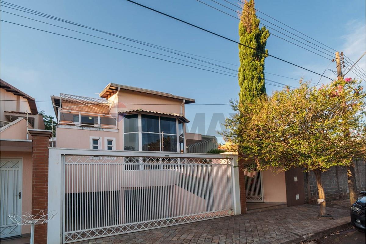 Sobrado, 4 quartos, 380 m² - Foto 1