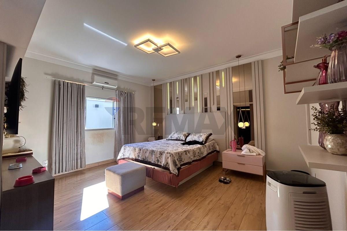 Casa, 3 quartos, 263 m² - Foto 2