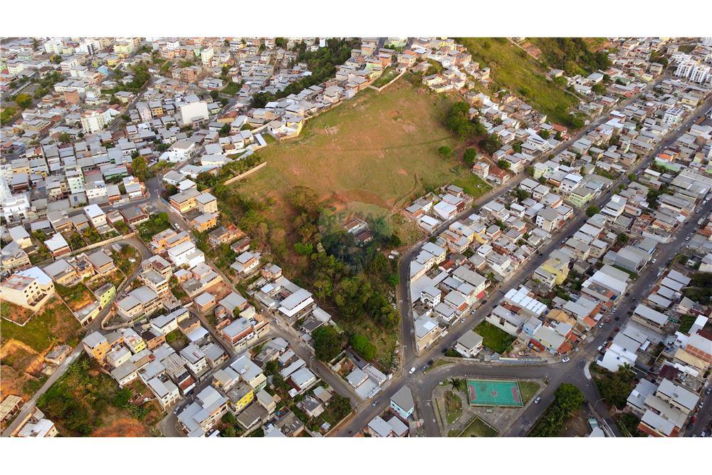 terreno em Rua Guimarães Junior, 100 - Frente a Praça - Nova Era, Juiz de Fora, Minas Gerais, 36087-390