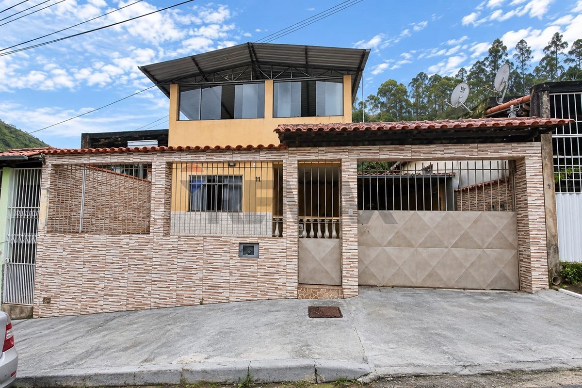 casa em Rua Francisco Malaquias Tavares, 71, Grama, Juiz de Fora, Minas Gerais, 36048516
