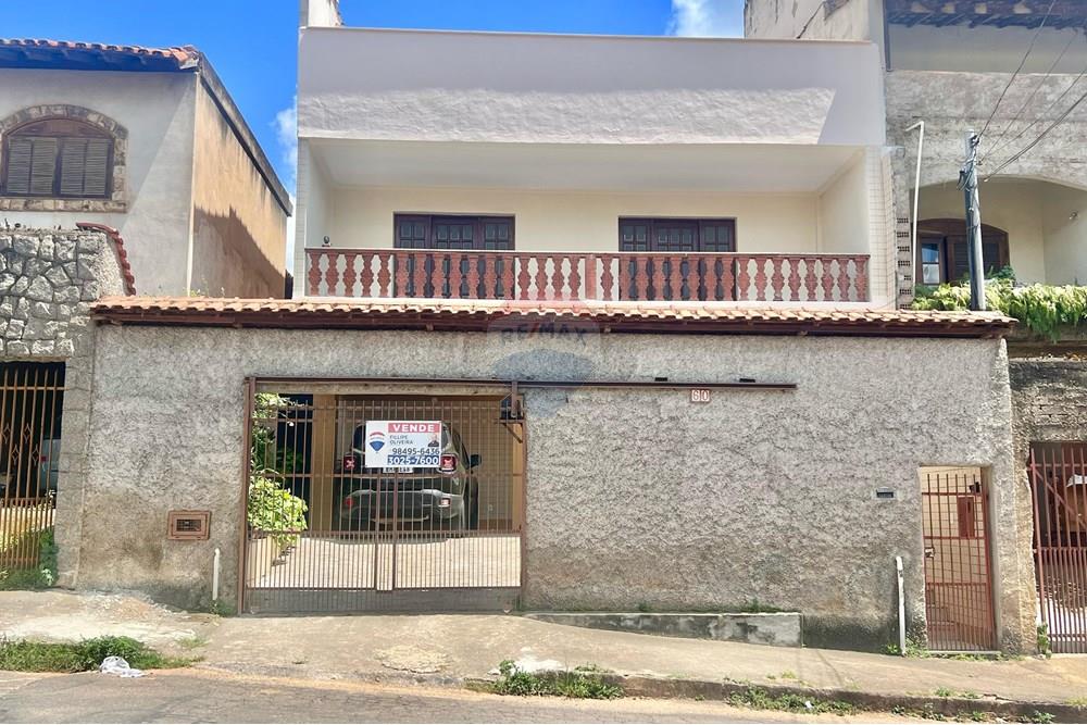 casa em Rua Professora Noêmia Mendonça, 60 - Próximo ao Bahamas - Teixeiras, Juiz de Fora, Minas Gerais, 36032750