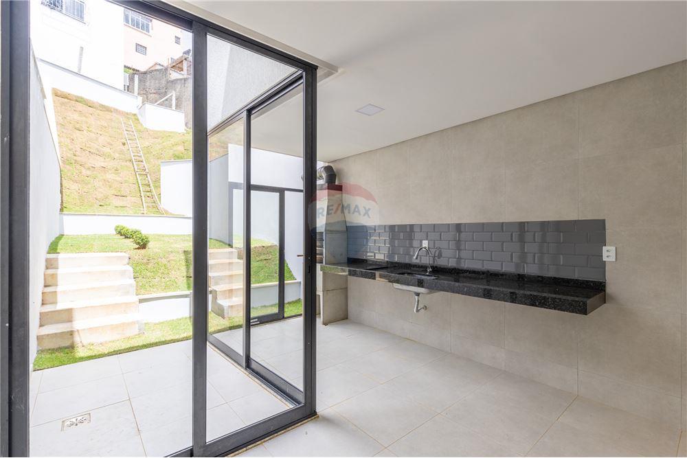 casa em Rua Isabel de Souza, 19 - Próximo a UFJF - São Pedro, Juiz de Fora, Minas Gerais, 36037-050