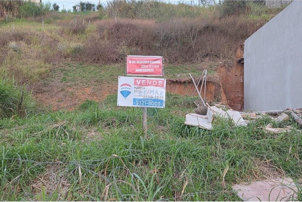 terreno em Avenida Engenheiro Valdir Pedro Monachesi, 17 - Perto do EsTádio - Aeroporto, Juiz de Fora, Minas Gerais, 36038230