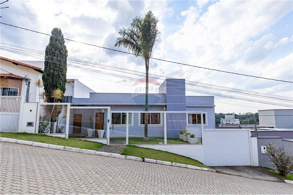 casa em Rua Dr. Dirceu da Silva Pinto, 36, São Pedro, Juiz de Fora, Minas Gerais, 36.038-014