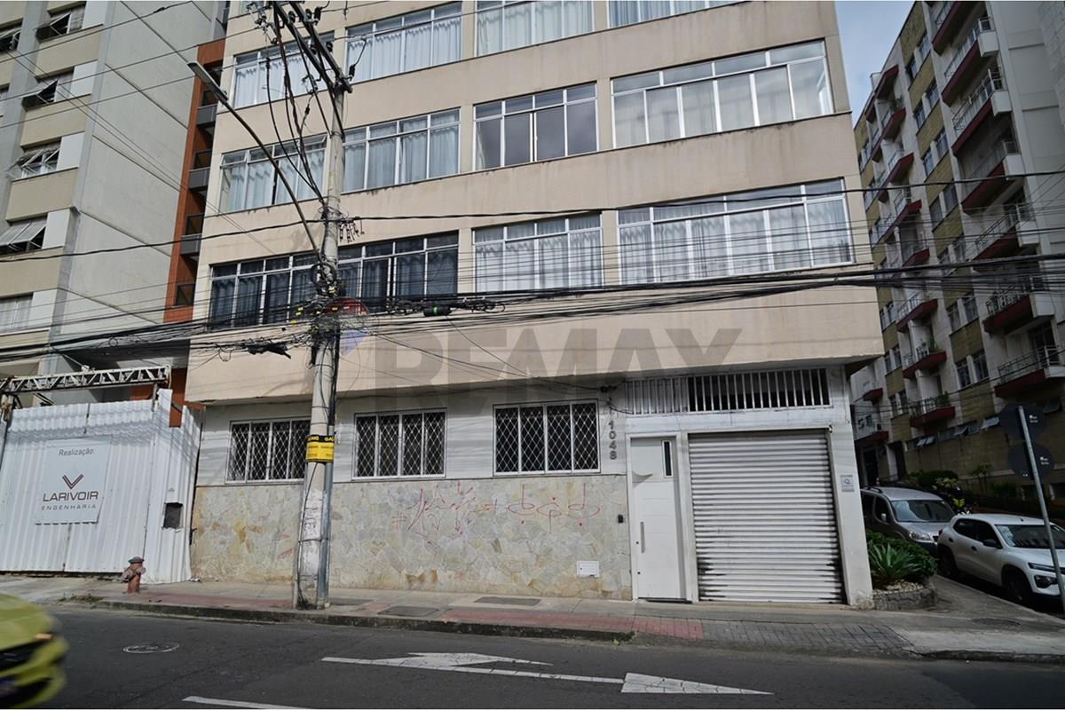 casa em Rua Santo Antônio, 1048 - Em frente ao estacionamento do Itau - Centro, Juiz de Fora, Minas Gerais, 36015001