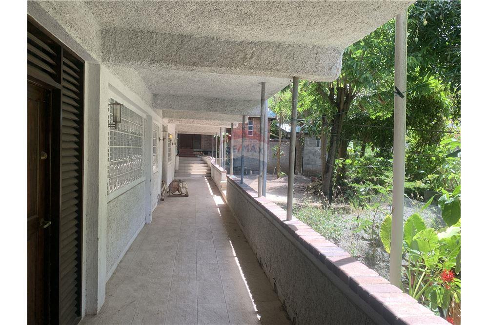 Residential - Multi-Family - Gros Islet, Gros-Islet, St Lucia - Caribbean & Central Ameri - 2 - 902071001-209