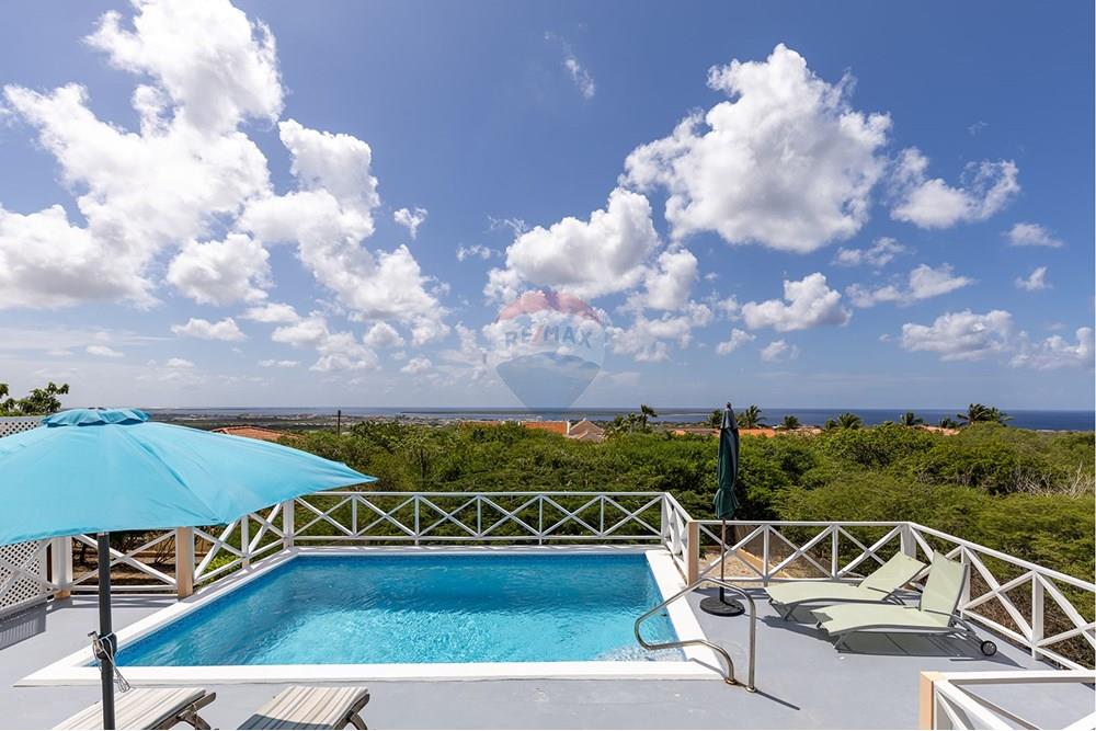 Amazing Views from every Corner of this Villa