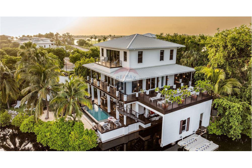 Residential - Villa - W Bay Bch South, Seven Mile, Cayman Islands - Caribbean & Central Ameri - 2 - 90146050-22
