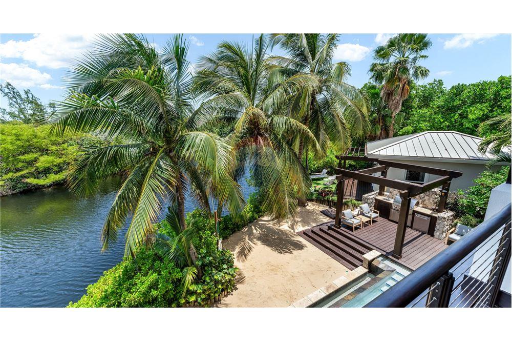 Residential - Villa - W Bay Bch South, Seven Mile, Cayman Islands - Caribbean & Central Ameri - 26 - 90146050-22
