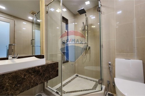 Own a Modern Condo in Pattaya's Heart photo