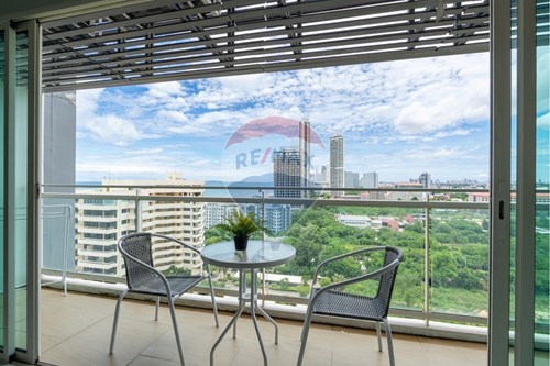 Luxury Beachfront Condo in Na jomtien Pattaya for Sale photo