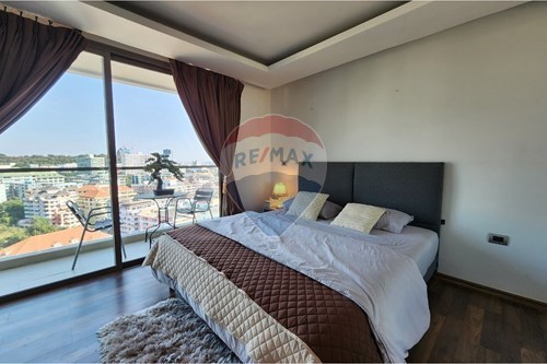 Own a Modern Condo in Pattaya's Heart