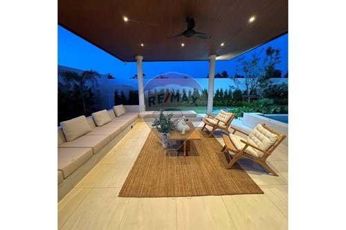 Luxury Smart Home in Pattaya near The Regent's International School photo