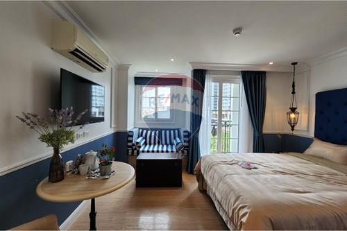 Tropical Studio Retreat in Na Jomtien, Thailand