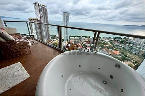 40th Floor Luxury 2BR/2BA w/ Balcony Jacuzzi
