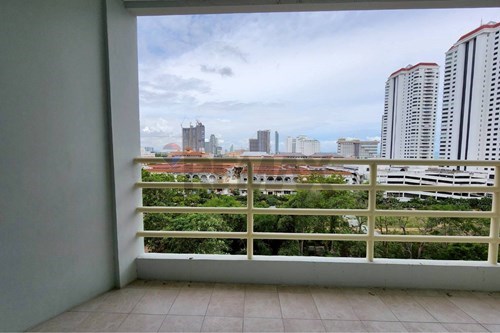 View Talay5D, Jomtien Condo with Stunning Sea Views photo
