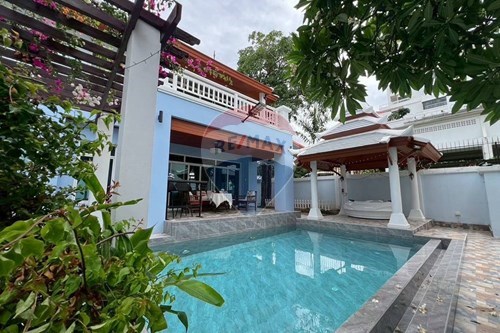 Luxury Pattaya Villa: Modern Elegance Awaits You! photo