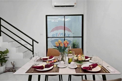 Modern Townhouse in Vibrant Nong Yai photo