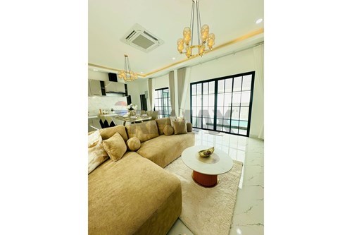 Dream Thai Retreat: Luxe 3-Bed Vacation Home photo
