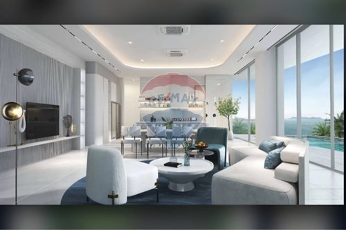 Opulent Jomtien Villa: Luxury Living Awaits