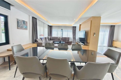 Luxurious 4-Bed Oasis in Casa Jomtien Village