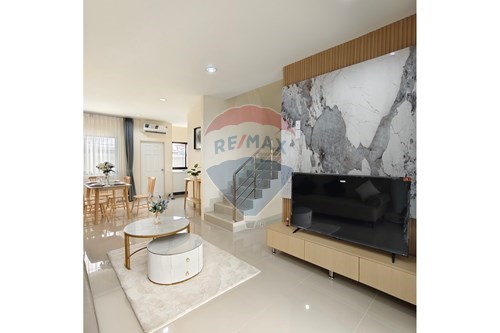 Discover Your Dream Townhouse in Bang Lamung photo