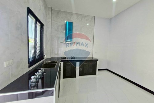 Luxury Modern Home in Bang Lamung, Chonburi photo