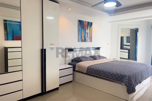 Beachfront 1BR Condo with Stunning Sea Views! photo