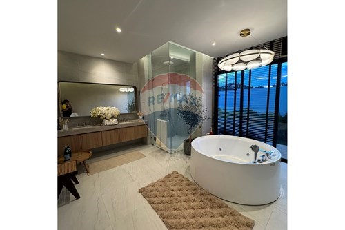 Luxury Smart Home in Pattaya near The Regent's International School photo