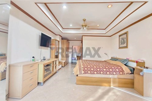 Spacious Jomtien Retreat: 3-Min Walk to Beach️ photo