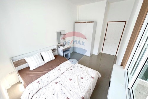 Dream Thailand Retreat: Sattahip Townhouse Oasis photo
