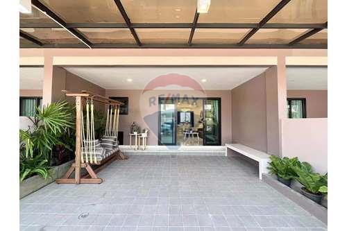 Townhome photo