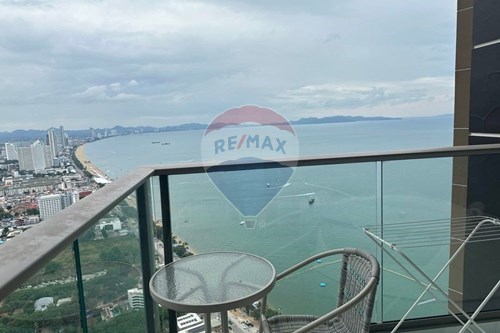 Special Offer! "Seaside Luxury: 53rd Floor Condo at Jomtien Beach photo