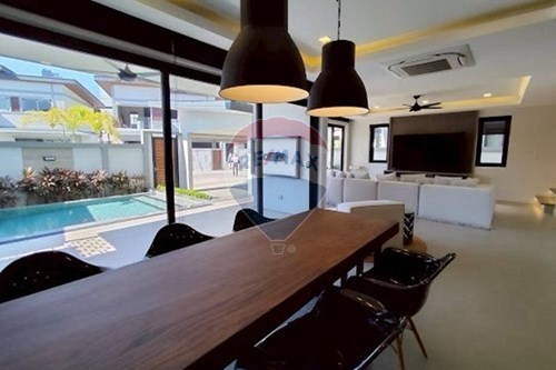 Luxury Villa in Central Pattaya: Ready to Sell! ✨
