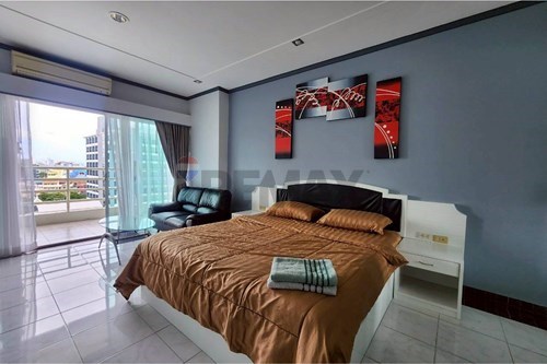 Tranquil Condo with Sea View in Na Jomtien