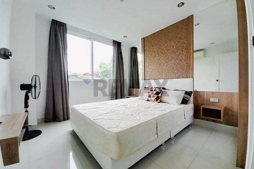 Urban Oasis: Luxury Living in Thailand Condo
