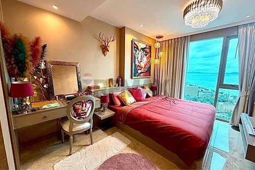 40th Floor Luxury 2BR/2BA w/ Balcony Jacuzzi