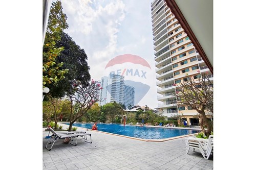 Experience Beachfront Living at View Talay 5C in Pattaya photo