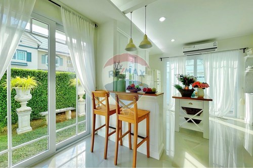 Stylish Townhouse: Urban Oasis in Pattaya photo