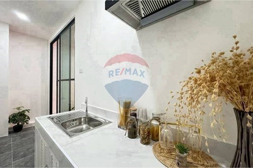 Modern Townhouse in Vibrant Nong Yai photo