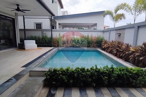 Luxury Villa in Central Pattaya: Ready to Sell! ✨