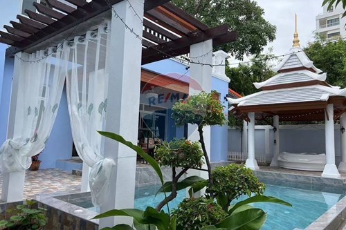 Luxury Pattaya Villa: Modern Elegance Awaits You! photo