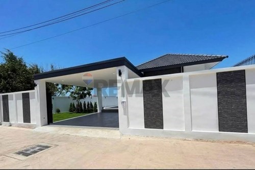 Own a Luxurious Oasis in Pattaya's Paradise
