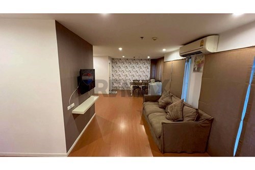 Spacious 2BR Condo with Stunning City Views photo
