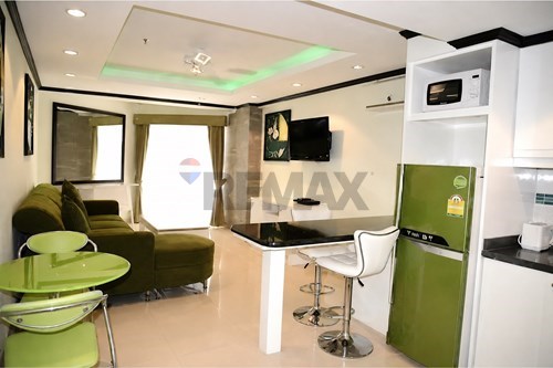 Beachside Condo in Jomtien: 2BR, 2BA, 60 Sqm — photo 2