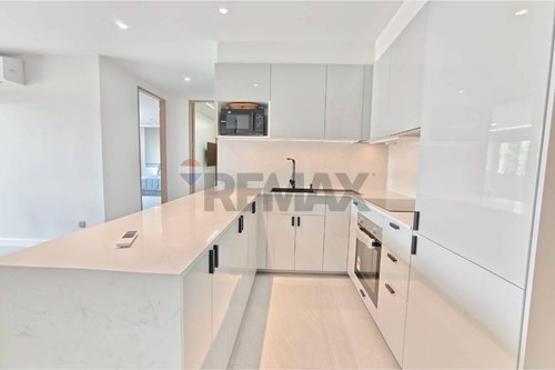 Stunning 2BR/3BA Modern Condo in Pattaya photo